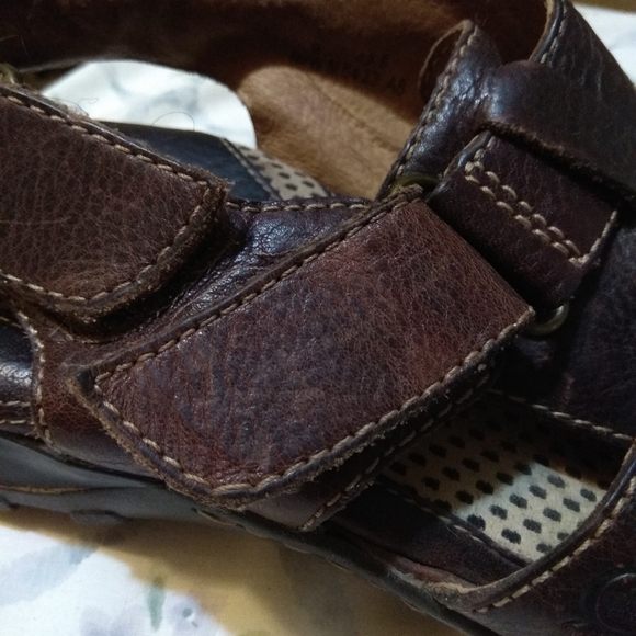 Bórn Handcrafted Leather Sandals - Picture 6 of 9